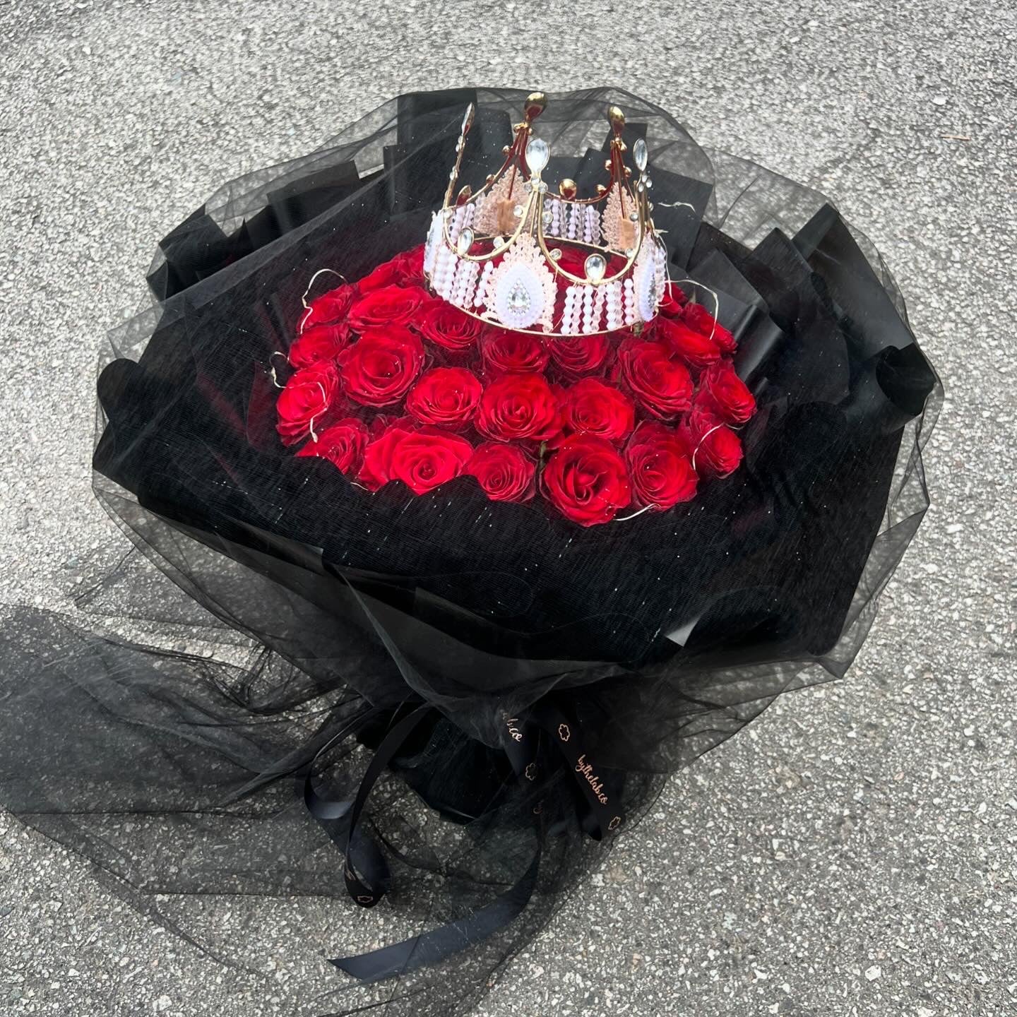 33 Stalks Fresh Red Roses in Dreamy Black Bouquet