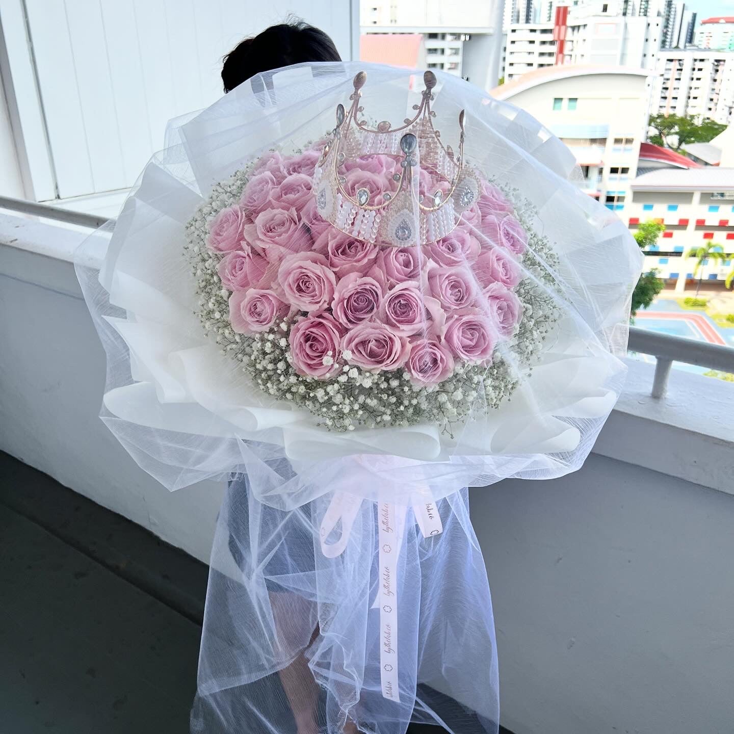 33 Stalks Fresh Pink Roses with Babybreath in Dreamy White Bouquet