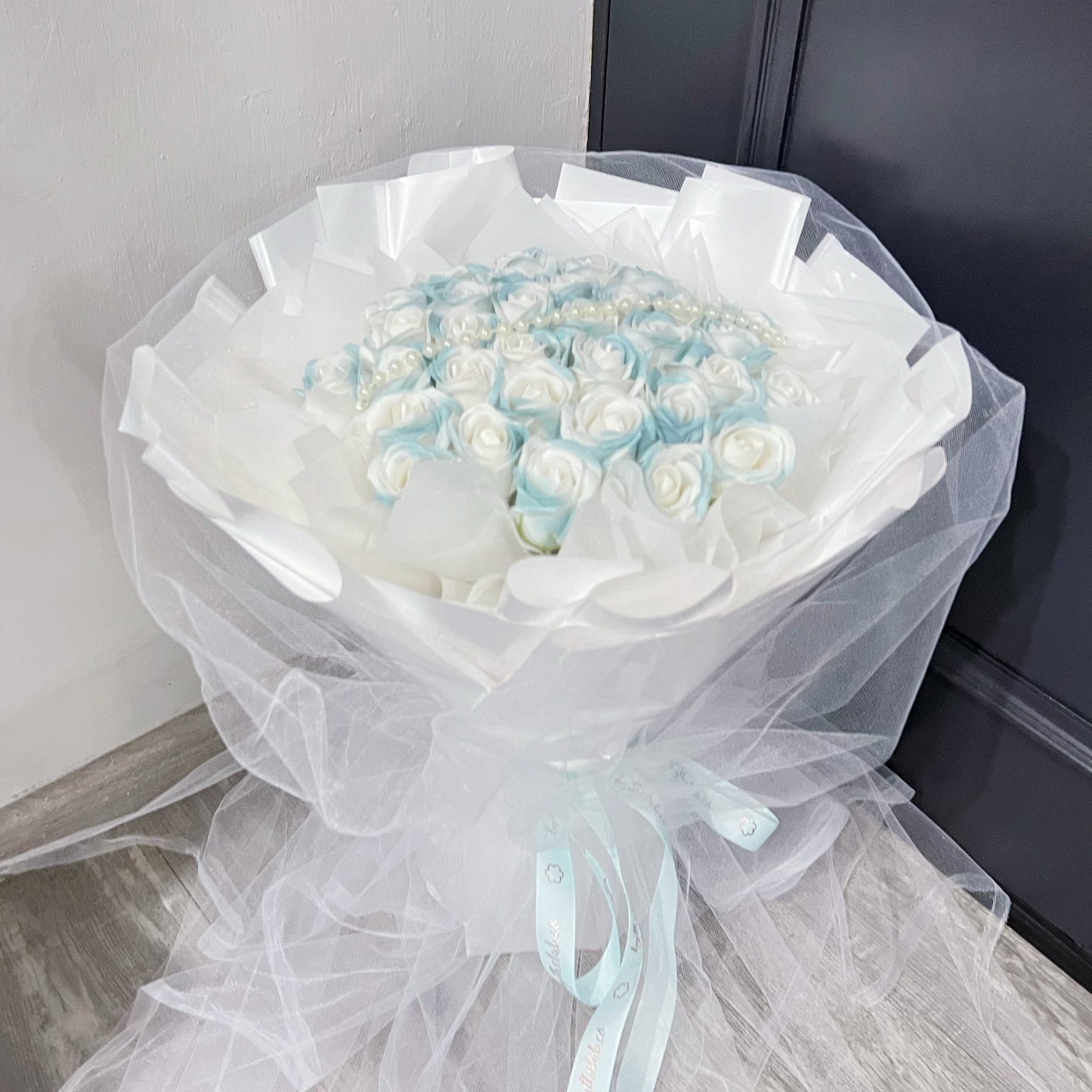 33 Stalks Aurora Blue Soap Roses in Dreamy White