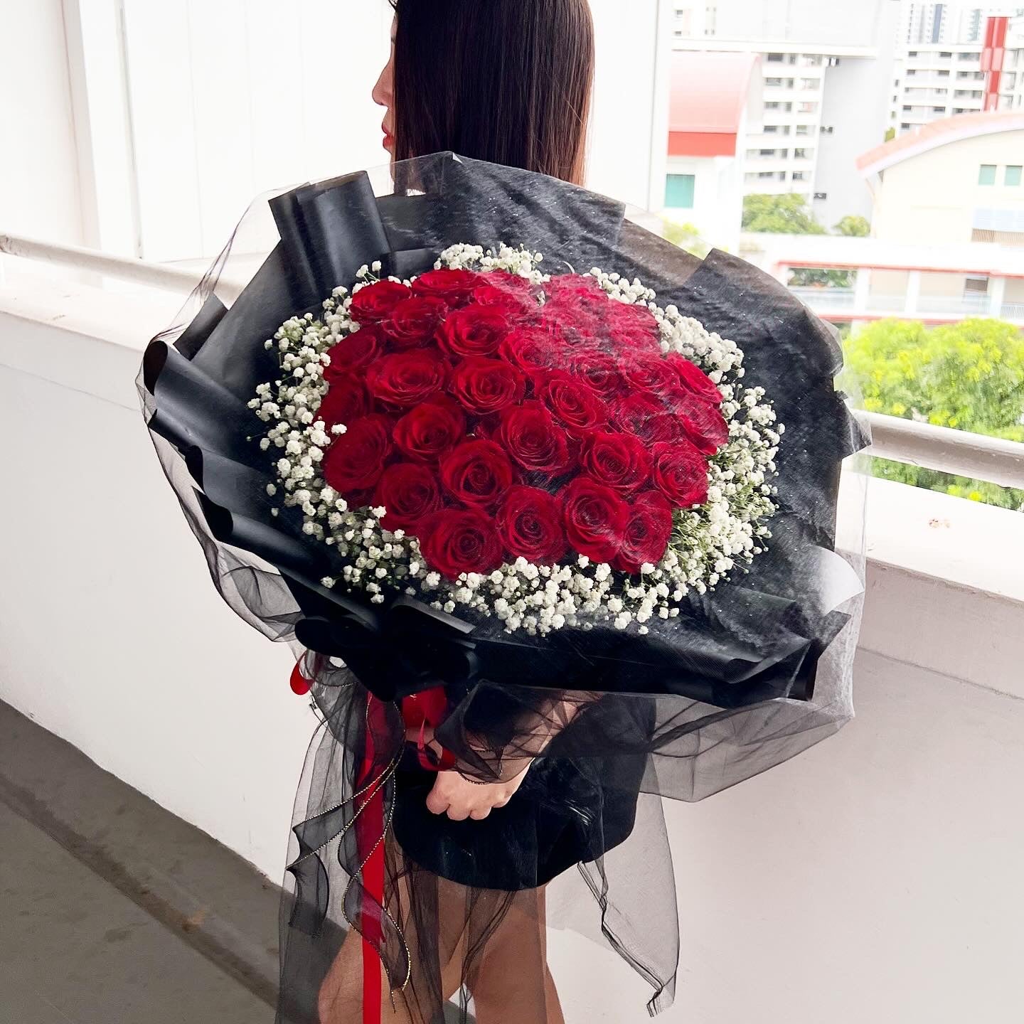 33 Stalks Fresh Red Roses with Babybreath in Dreamy Black Bouquet