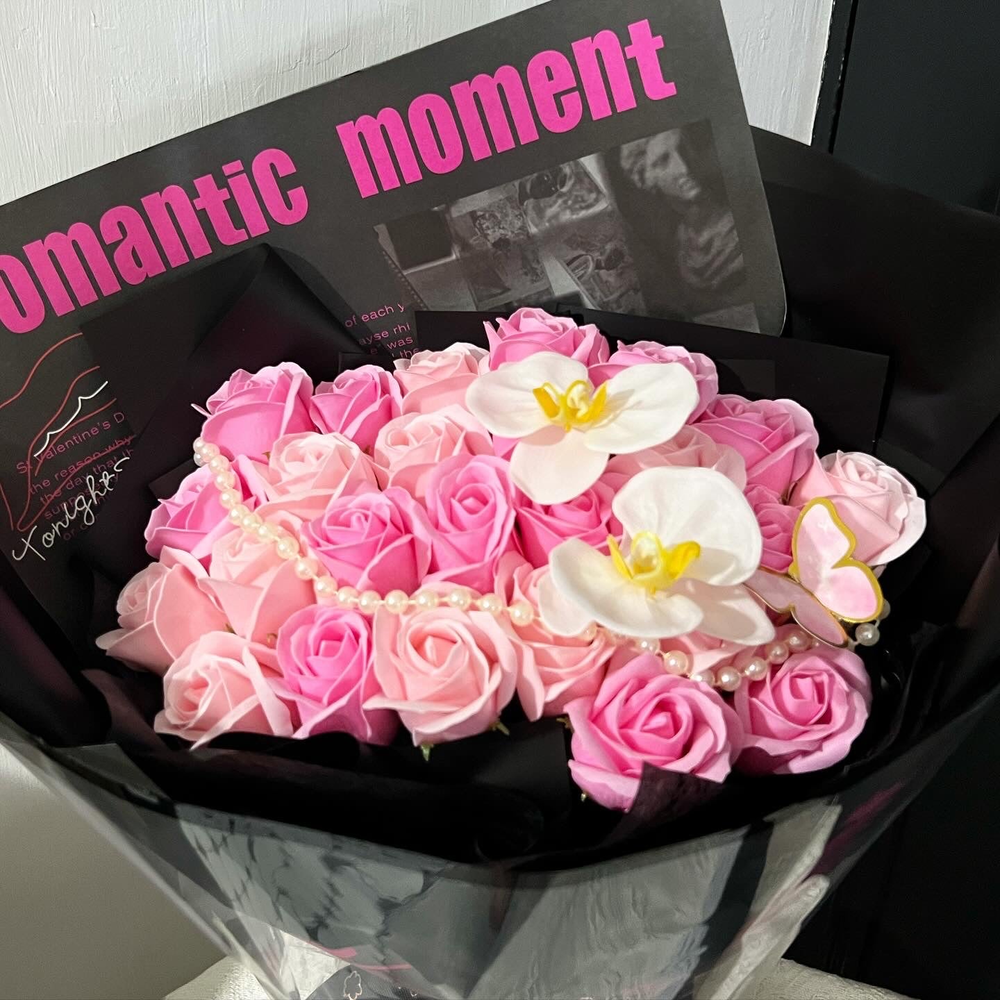 Romantic Moment - 25 Stalks Soap Roses with Phalaenopsis