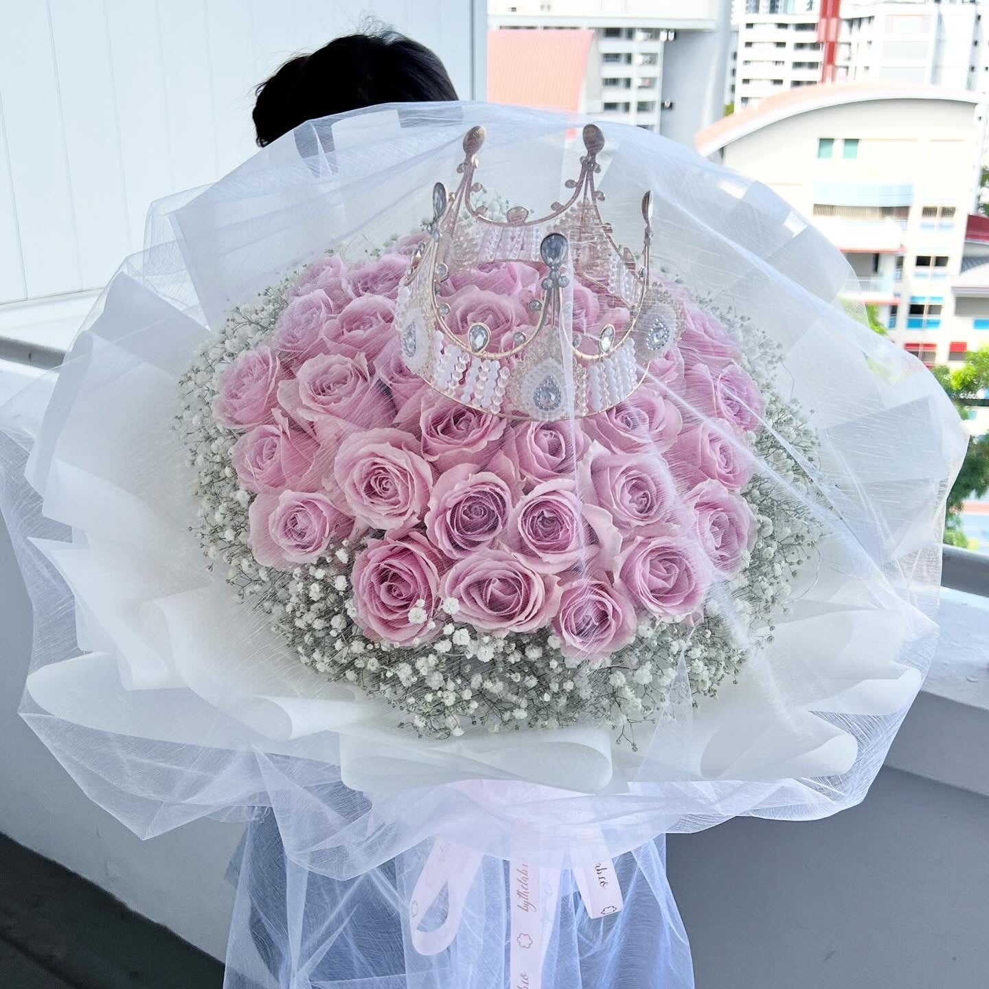 33 Stalks Fresh Pink Roses with Babybreath in Dreamy White Bouquet