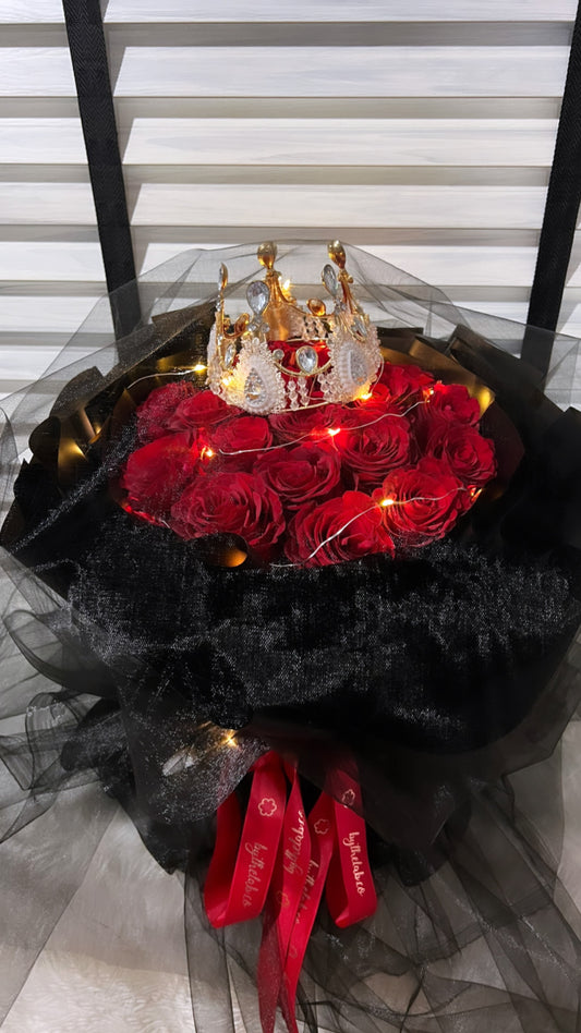 18 Stalks Fresh Red Roses in Dreamy Bouquet